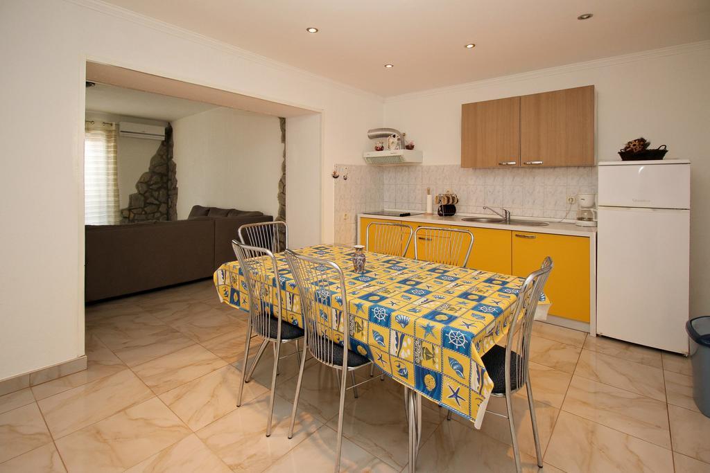 Apartment Drazen Šilo 客房 照片
